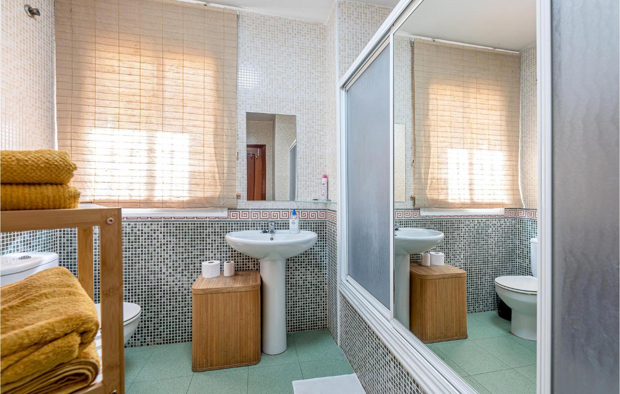 Gorgeous Apartment In Torrox With Wifi Ngoại thất bức ảnh